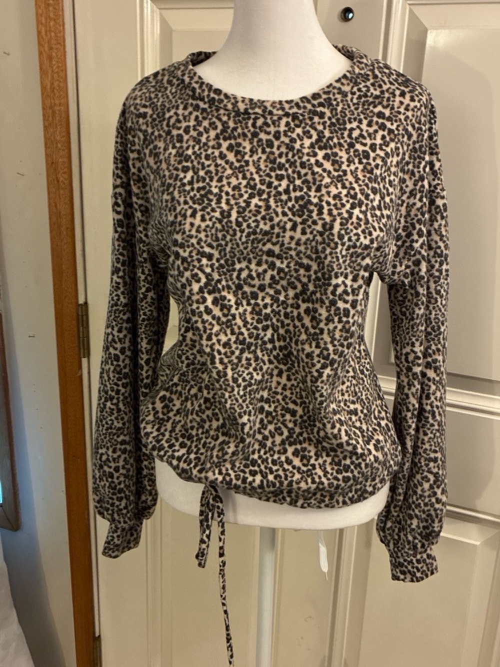 Leopard Print Drawstring Hem Long Sleeve Top - Beige/Black